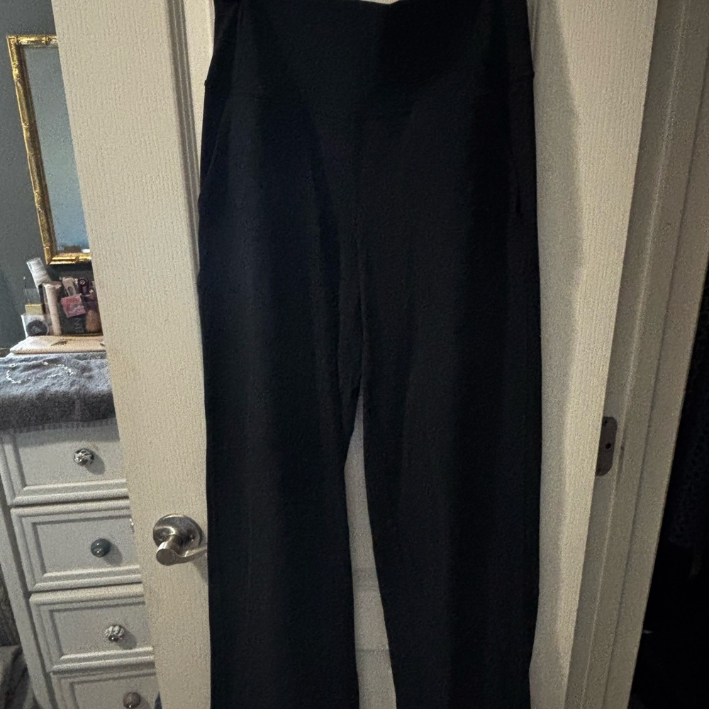 Lululemon wide leg align black size 6